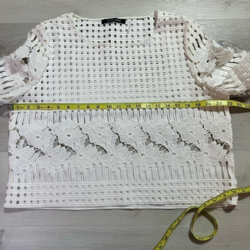 Dolce Cabo Short Sleeve Lace Lattice Top, White, Size Medium - Picture 6 of 9